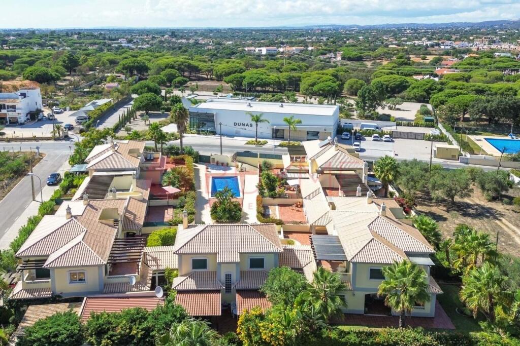 2 bedrooms Villa in Almancil, Portugal No. 24124