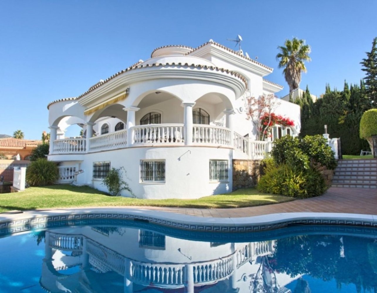 4 bedrooms Villa in Benalmadena, Spain No. 242330