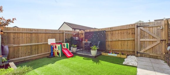 2 bedrooms Commercial property in Bordon, United Kingdom No. 13838 4