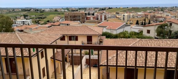 Apartamento de 3 dormitorios en Agrigento, Italy No. 293455 2