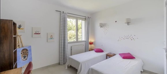 6 bedrooms Villa in Antibes, France No. 1926 15