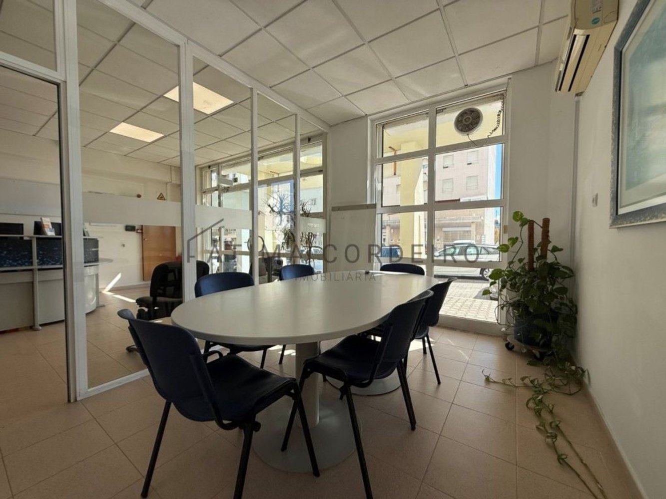  عقار تجاري في Corroios, Portugal 124متر مربع رقم 339506