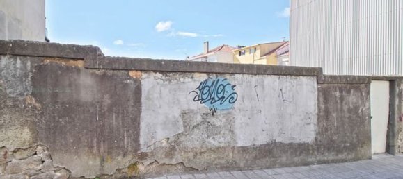 537m² Building in Porto, Portugal No. 135076 8