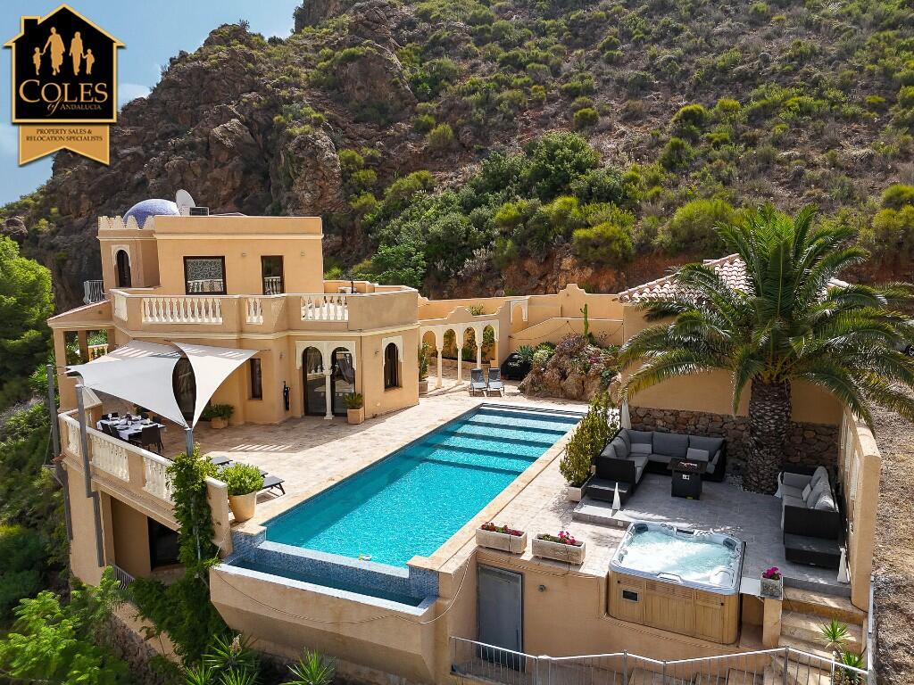 3 bedrooms Villa in Turre, Spain No. 256379