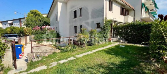 Квартира с 1 спальней в Тревизо, Италия № 347210 16