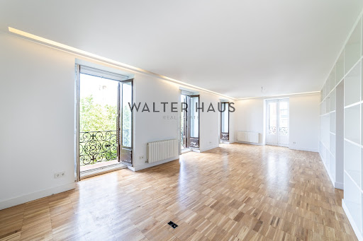 3 bedrooms Apartment in Madrid, Spain No. 183388