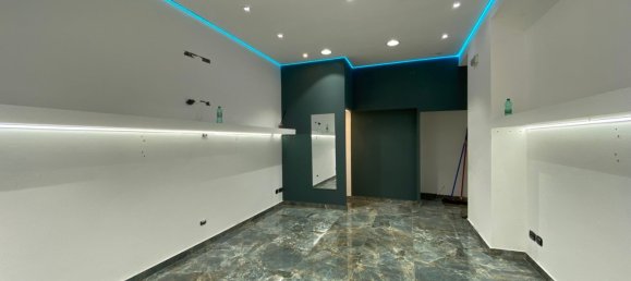 40m² Commercial property in Rome, Italy No. 344879 5