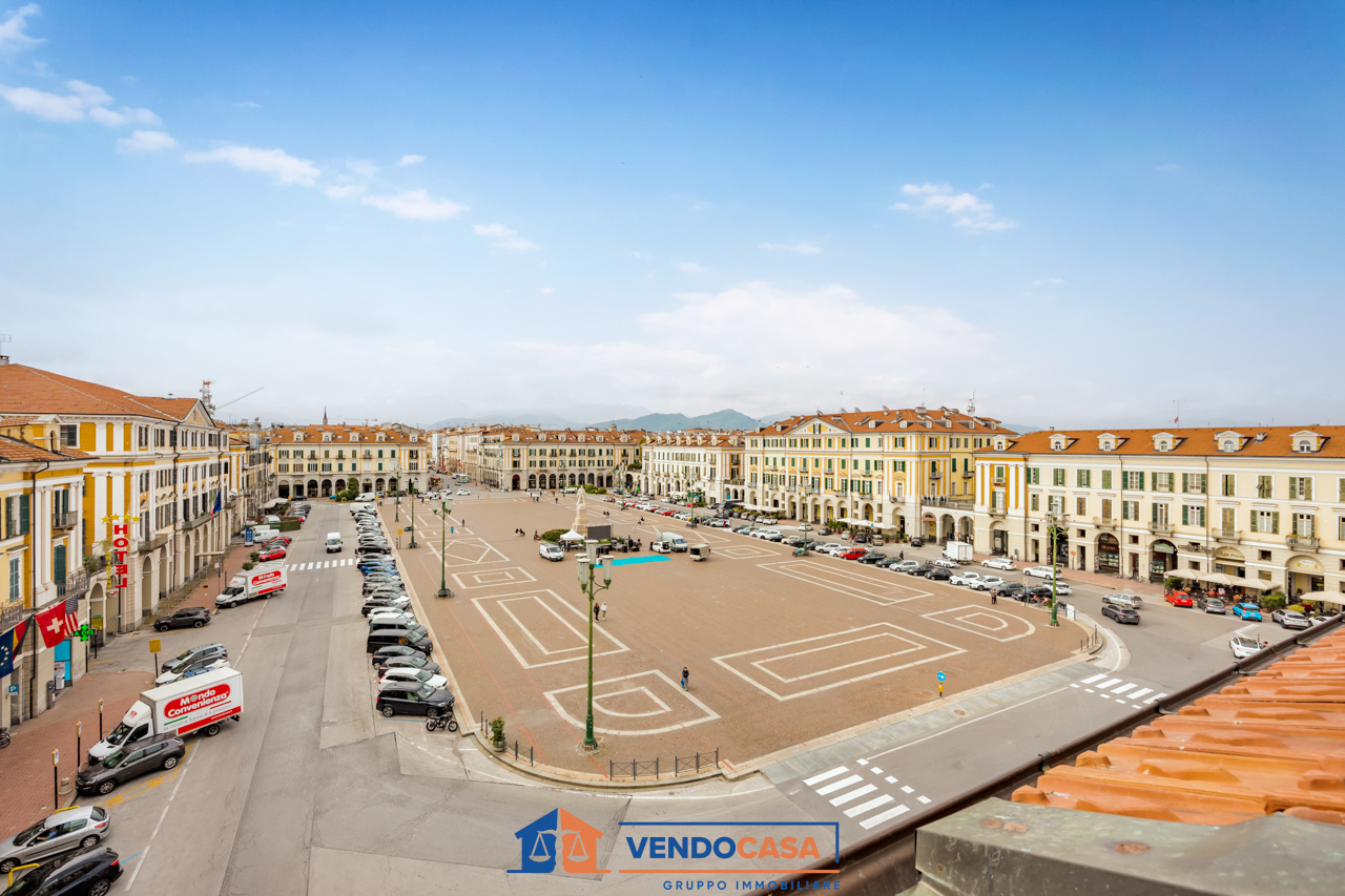 6-Zimmer Penthouse in Cuneo, Italy, Nr. 374406