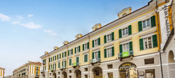 6-Zimmer Penthouse in Cuneo, Italy, Nr. 374406 2