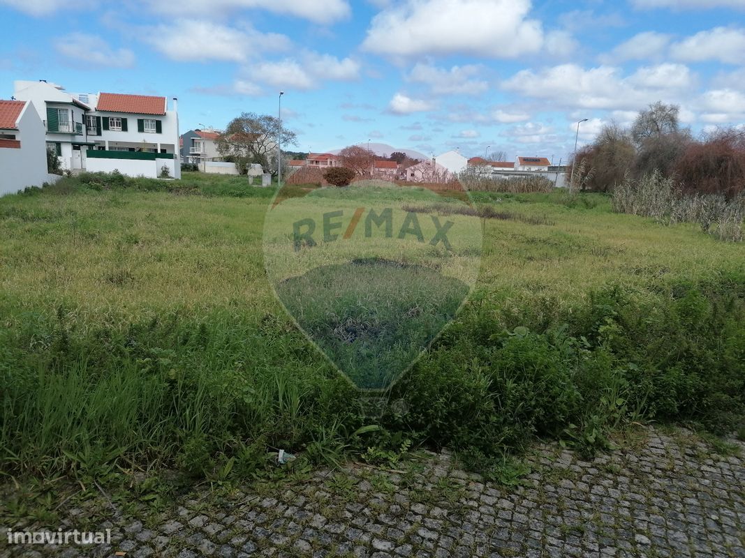 Terreno en Marinha Grande, Portugal 319 m² No. 64307