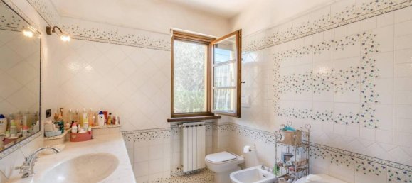 7 rooms Villa in Pietrasanta, Italy No. 107370 6
