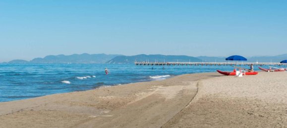 7 rooms Villa in Pietrasanta, Italy No. 107370 18