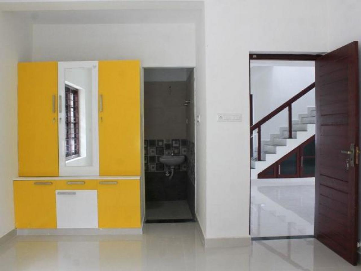 4 bedrooms House in Thrissur, India No. 13619