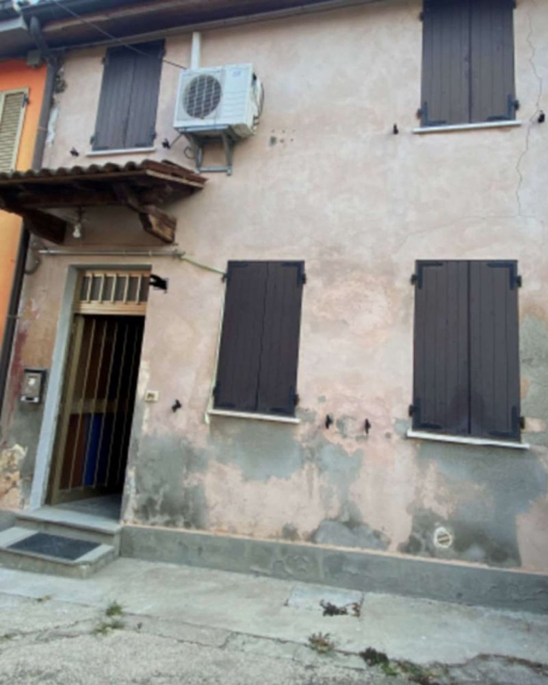 3-salle Maison à Viadana, Italy No. 314761