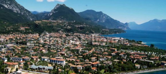 1 bedroom Apartment in Toscolano Maderno, Italy No. 351872 2