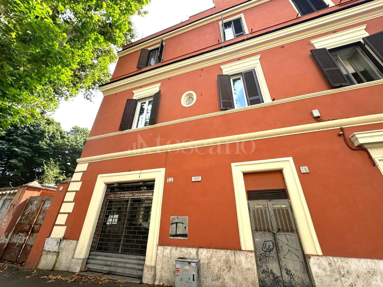 2 rooms Commercial property in Rome, Italy No. 48290