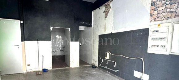 2 rooms Commercial property in Rome, Italy No. 48290 6