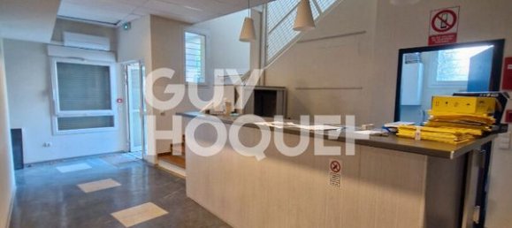 285m² Office in Marseille, France No. 342445 4