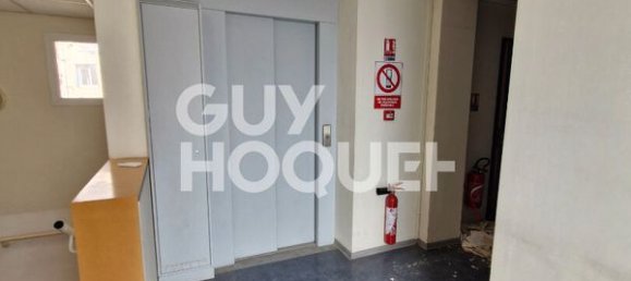 285m² Office in Marseille, France No. 342445 8