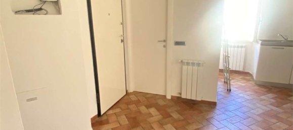 3 bedrooms Apartment in Prato, Italy No. 371934 10