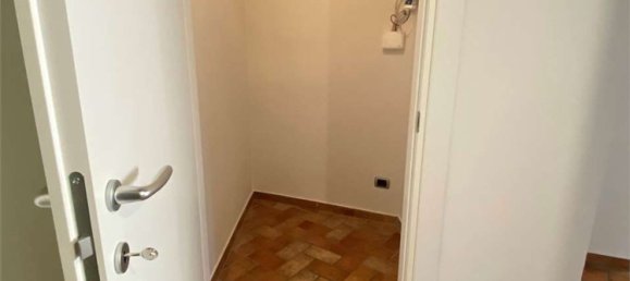 3 bedrooms Apartment in Prato, Italy No. 371934 16