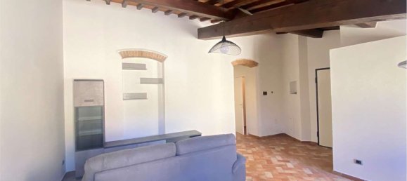 3 bedrooms Apartment in Prato, Italy No. 371934 7