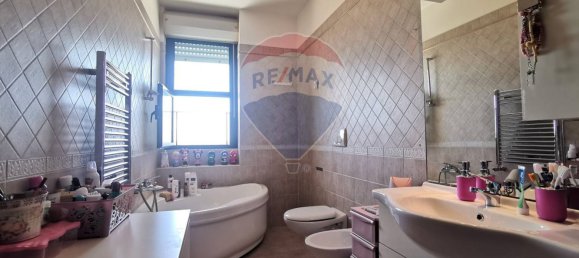 Квартира с 4 комнатами в Бари, Италия № 186996 11