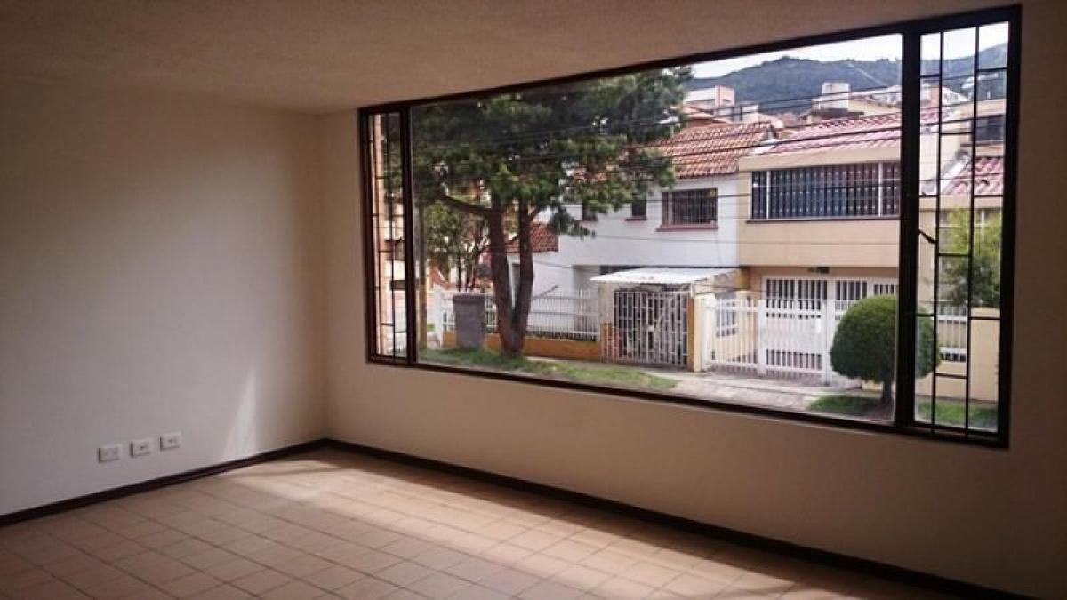 2 bedrooms House in Bogota, Colombia No. 11576