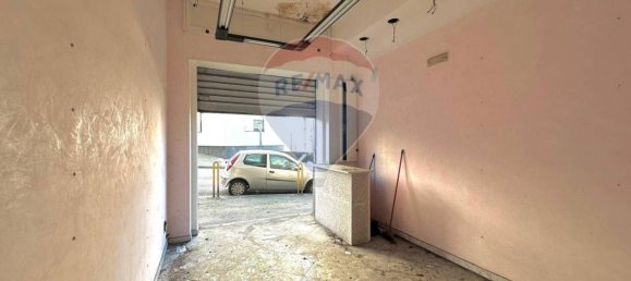 25m² Commercial property in Naples, Italy No. 258550 8