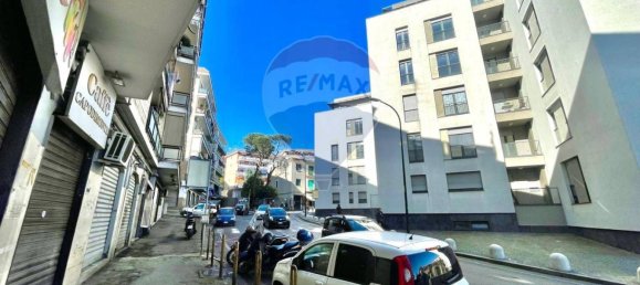 25m² Commercial property in Naples, Italy No. 258550 12