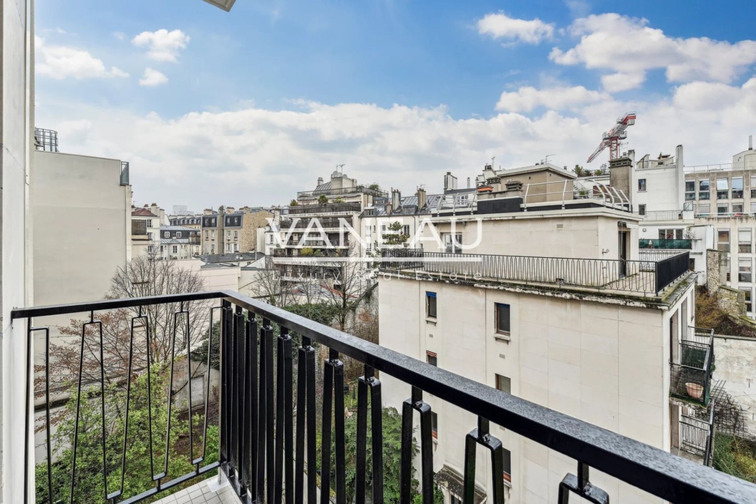 Студия в Нёйи-сюр-Сен, Франция № 168380