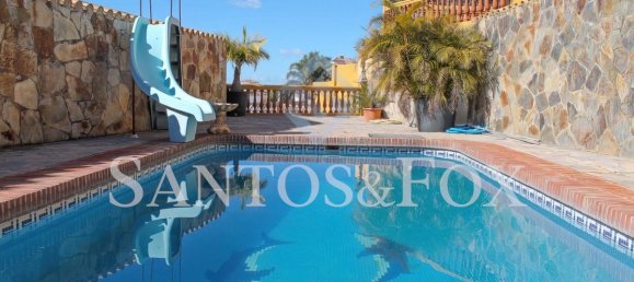 4 bedrooms Villa in Marbella, Spain No. 27012 3