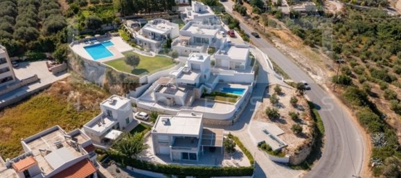 3 bedrooms Villa in Crete, Greece No. 8714 18