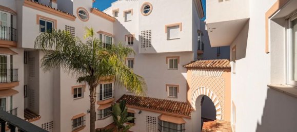 Apartamento de 2 dormitorios en Marbella, Spain No. 93985 43