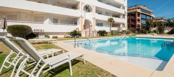 Apartamento de 2 dormitorios en Marbella, Spain No. 93985 4