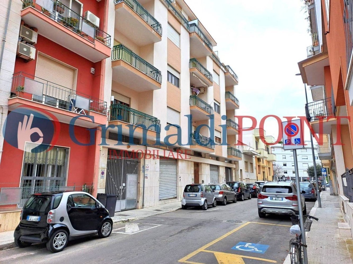 Garaje en Lecce, Italy 18 m² No. 35436