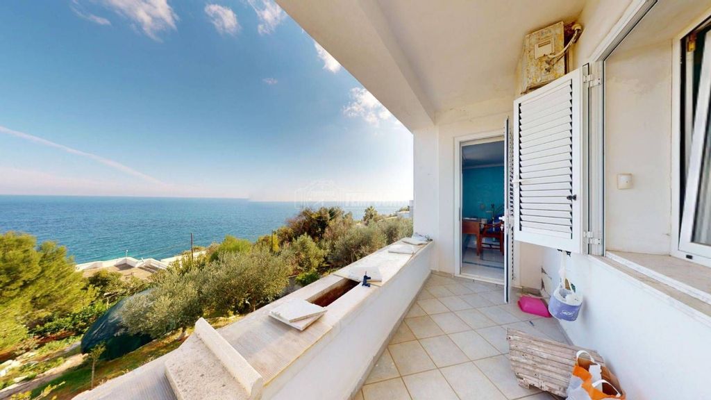 2 bedrooms Villa in Andrano, Italy No. 153283