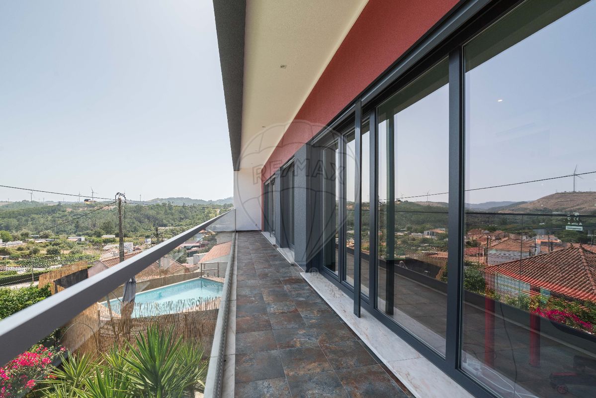 4 bedrooms House in Loures, Portugal No. 175045