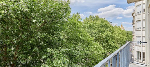 2 bedrooms Apartment in Paris, France No. 146176 8