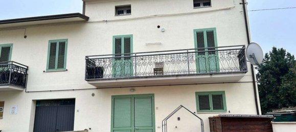 2 rooms Apartment in Assisi, Italy No. 135585 6