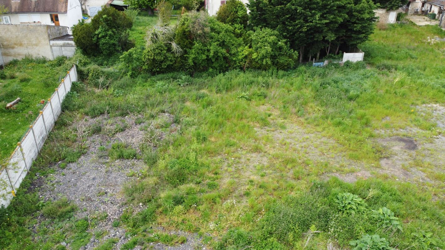 Terreno en Richebourg, France 425 m² No. 166682