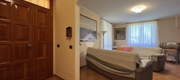 2 bedrooms Villa in Stradella, Italy No. 348643 4