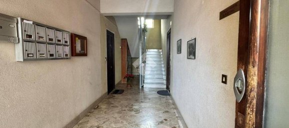 Apartamento de 2 dormitorios en Palermo, Italy No. 108889 2