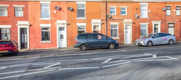 3 bedrooms House in Blackburn, United Kingdom No. 2416 2