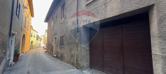 Дом с 4 комнатами в Фолиньо, Италия № 5989 4