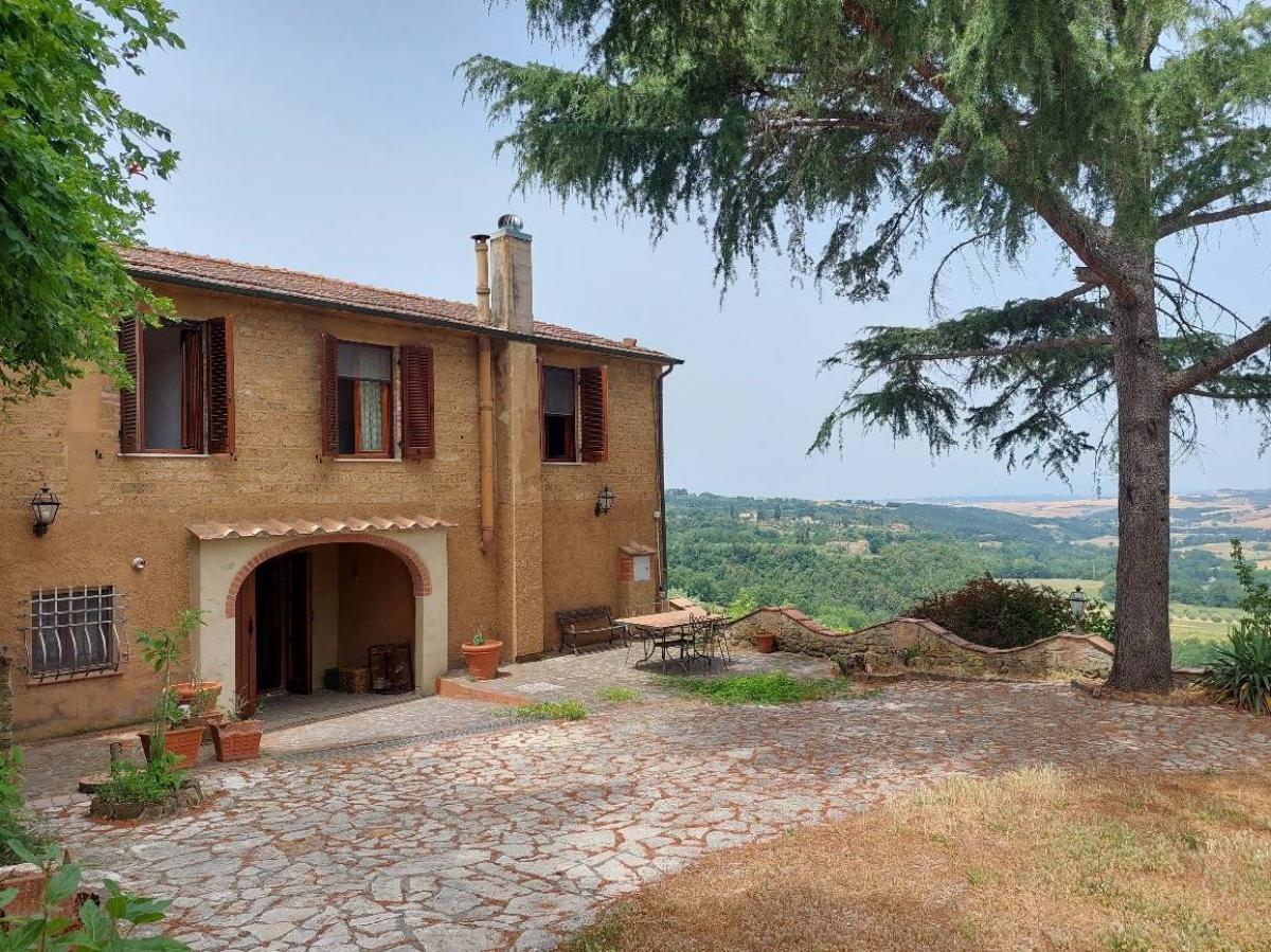 2 bedrooms House in Volterra, Italy No. 1125