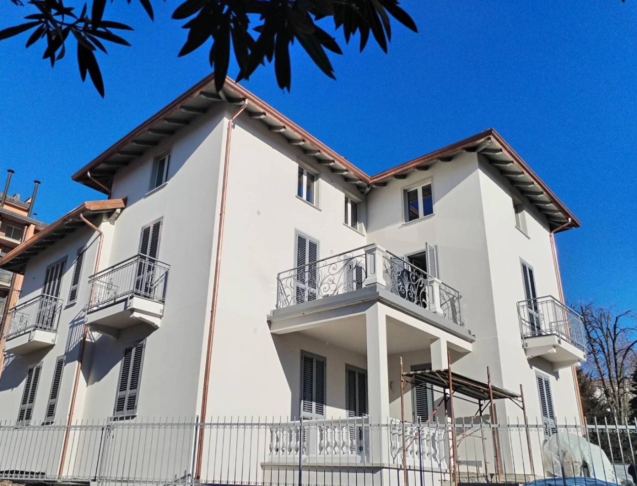 4 rooms Apartment in Varese, Italy No. 29402