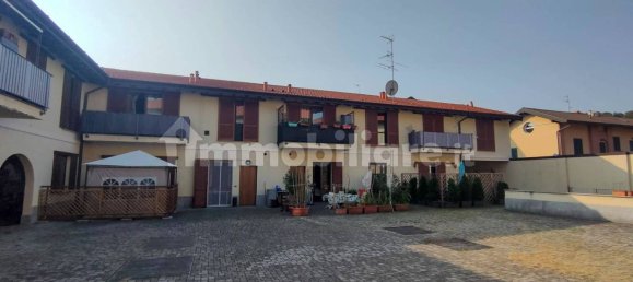 Apartamento de 2 dormitorios en Lonate Ceppino, Italy No. 2791 2