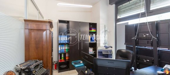 1 room Commercial property in Brescia, Italy No. 313137 18