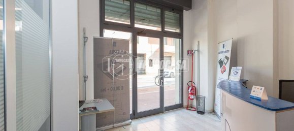 1 room Commercial property in Brescia, Italy No. 313137 9